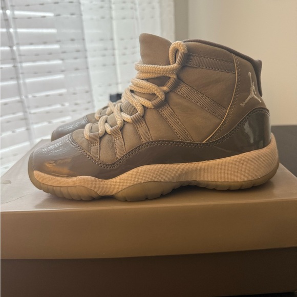 Jordan 11 Retro GS “Cool Grey” (2021) Size Y3.5 - Picture 4 of 10